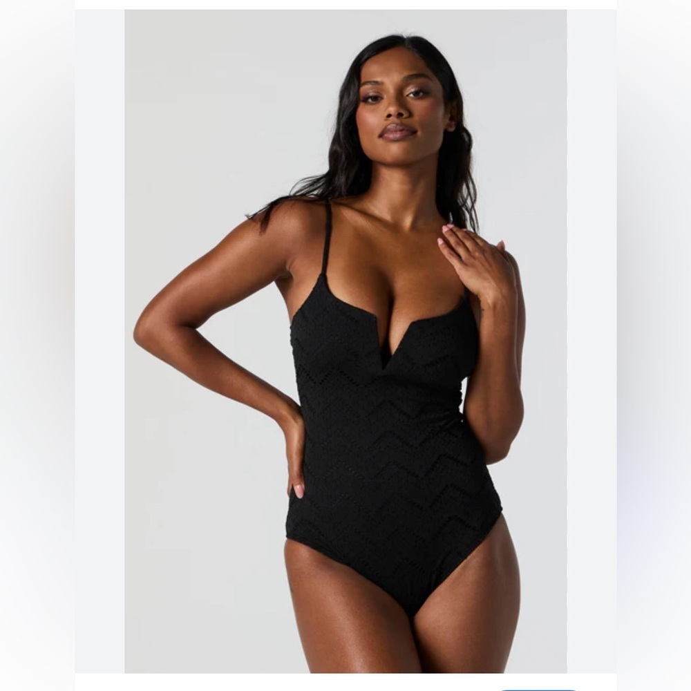 NWT Black Crochet V-Notch One Piece Swimsuit
-Sz M-Gorgeous!! Flattering ☀️🖤 - Picture 1 of 10